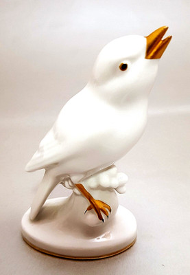 Vogelskulptur Weißporzellan Gerold&Co. Tettau Bavaria, golddrapiert, 10,5cm hoch