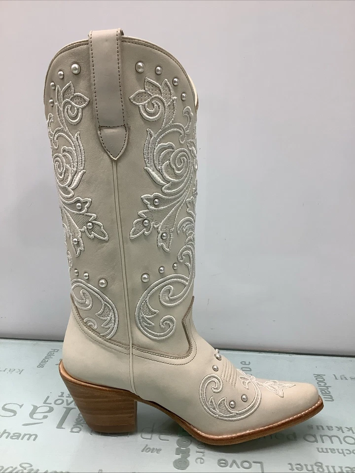 SHYANNE DENISSE WEDDINGS WESTERN BOOTS SNIP TOE WOMENS SIZE 7.5B, PREOWNED. - Image 3 of 4