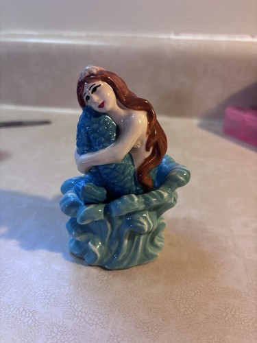 Cracker Barrel Mermaid Sitting On Coral Reef Stoneware Salt & Pepper Shaker Set