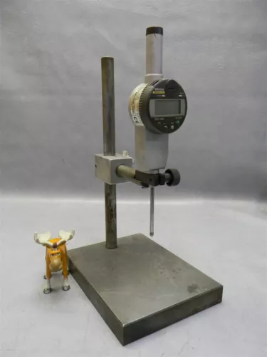 Mitutoyo ID-C150TB Electronic Digital Indicator 543-463B 2-.0001" with stand
