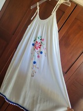 Vtg Off White Muslin Floral Embroidered boho prairie Central American Sun Dress