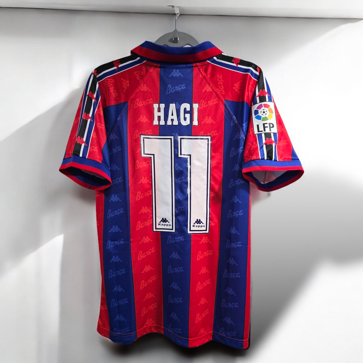 Barcelona FC Home 95/96 - Retro - Soccer - HAGI # 11 - Large Barcelona FC Home 95/96 - Retro - Soccer - HAGI # 11 - Large