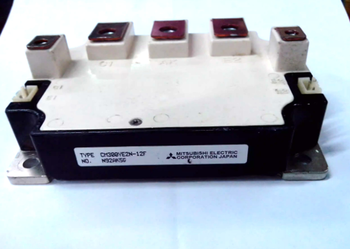 New Mitsubishi CM300YE2N-12F MODULE