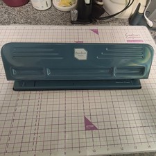 Box Clever Press / Happy Planner Disc Punch 9 Holes