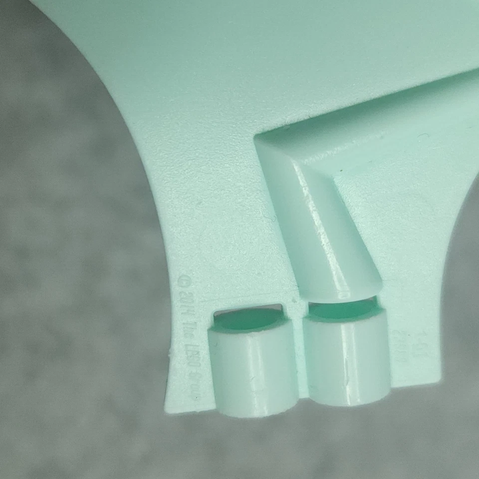 Lego 23989 Light Aqua Dragon Wing 13 x 8 - Imagem 3 de 4