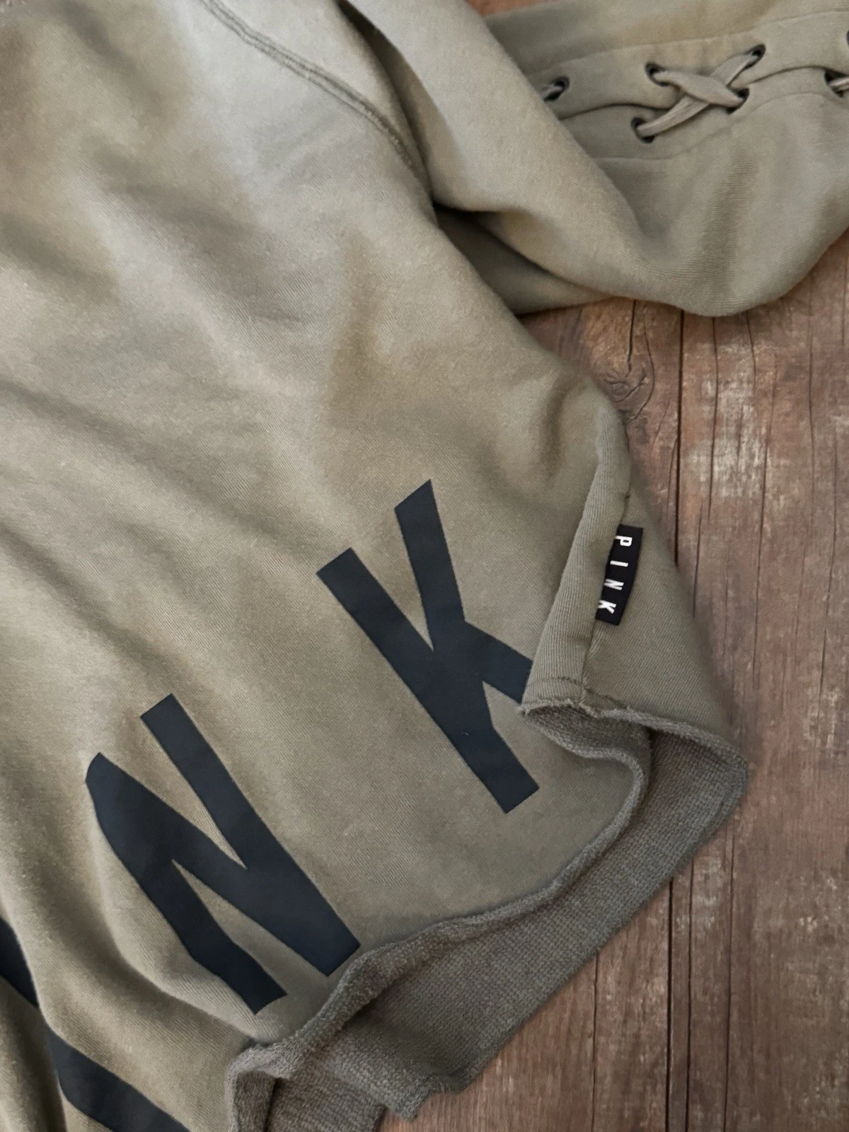 UNDERCOVER Felpa con cappuccio Victoria's Secret ROSA verde militare cropped Taglia Large