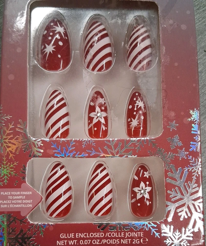 W7 Glamorous Nails - Candysleigh Shiny False Fake Stick On Glue Included Xmas - Image 4 of 4