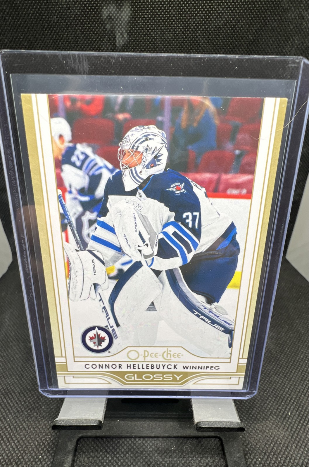 2025-26 Upper Deck Series 2 - O-Pee-Chee Glossy Connor Hellebuyck #OG-39 Gold