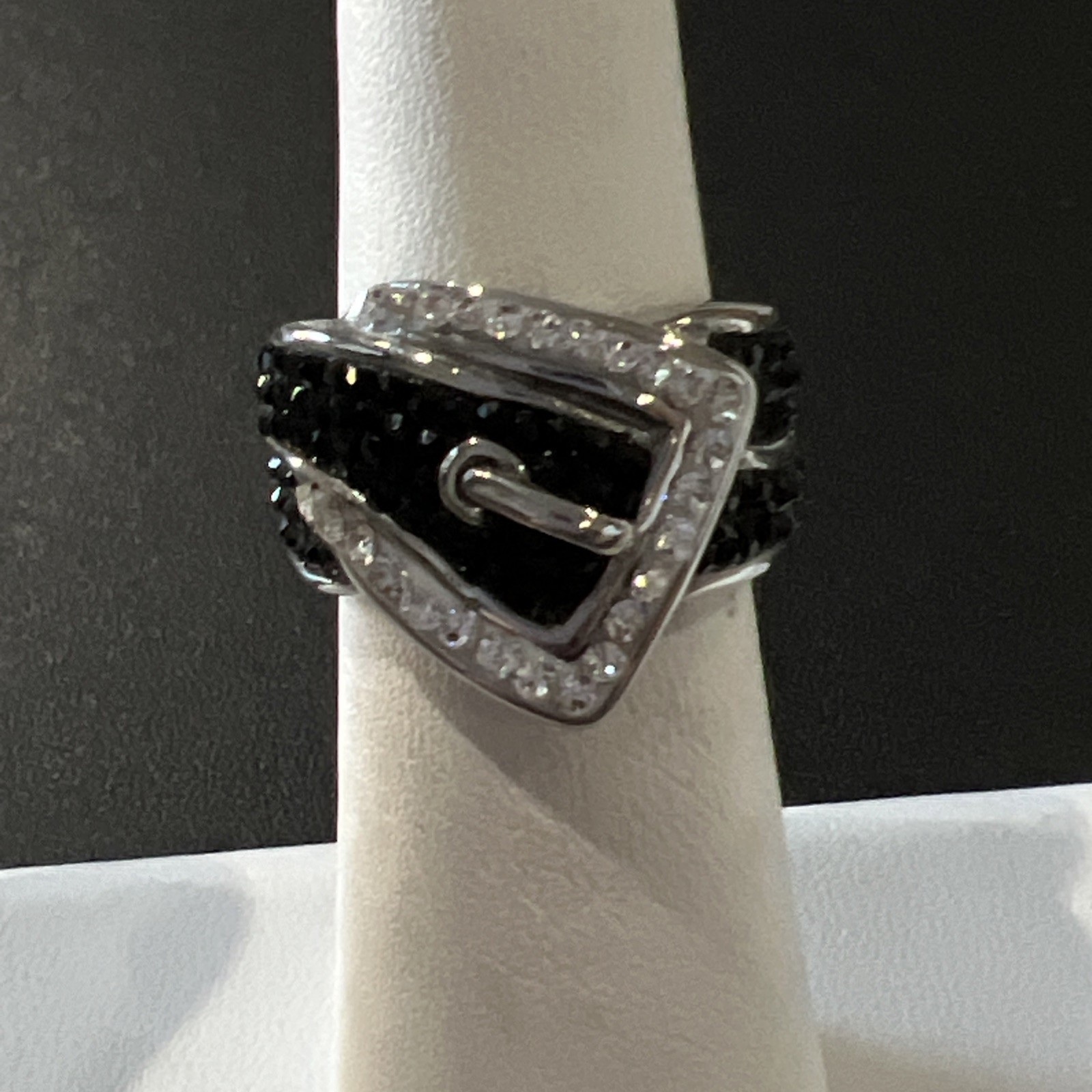 Pretty Ring Size 5 - image 2