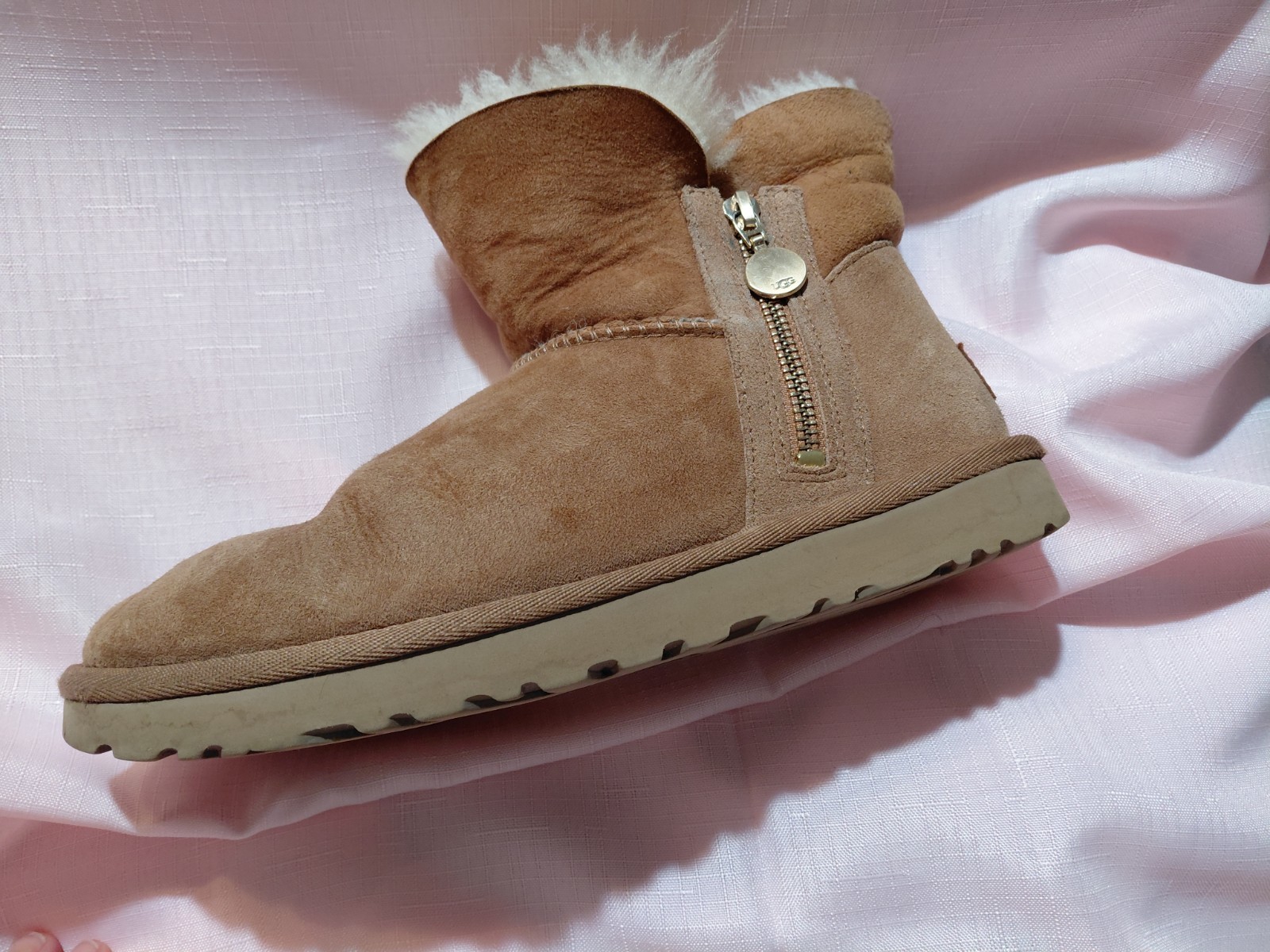 UGG Classic Mini Bailey Zip Chestnut Suede Ankle Gold Women's Boots Size US 8