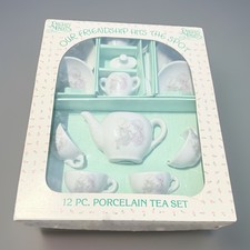 Vintage PRECIOUS MOMENTS "Our Friendship Hits The Spot Mini Tea Set 1985 In Box