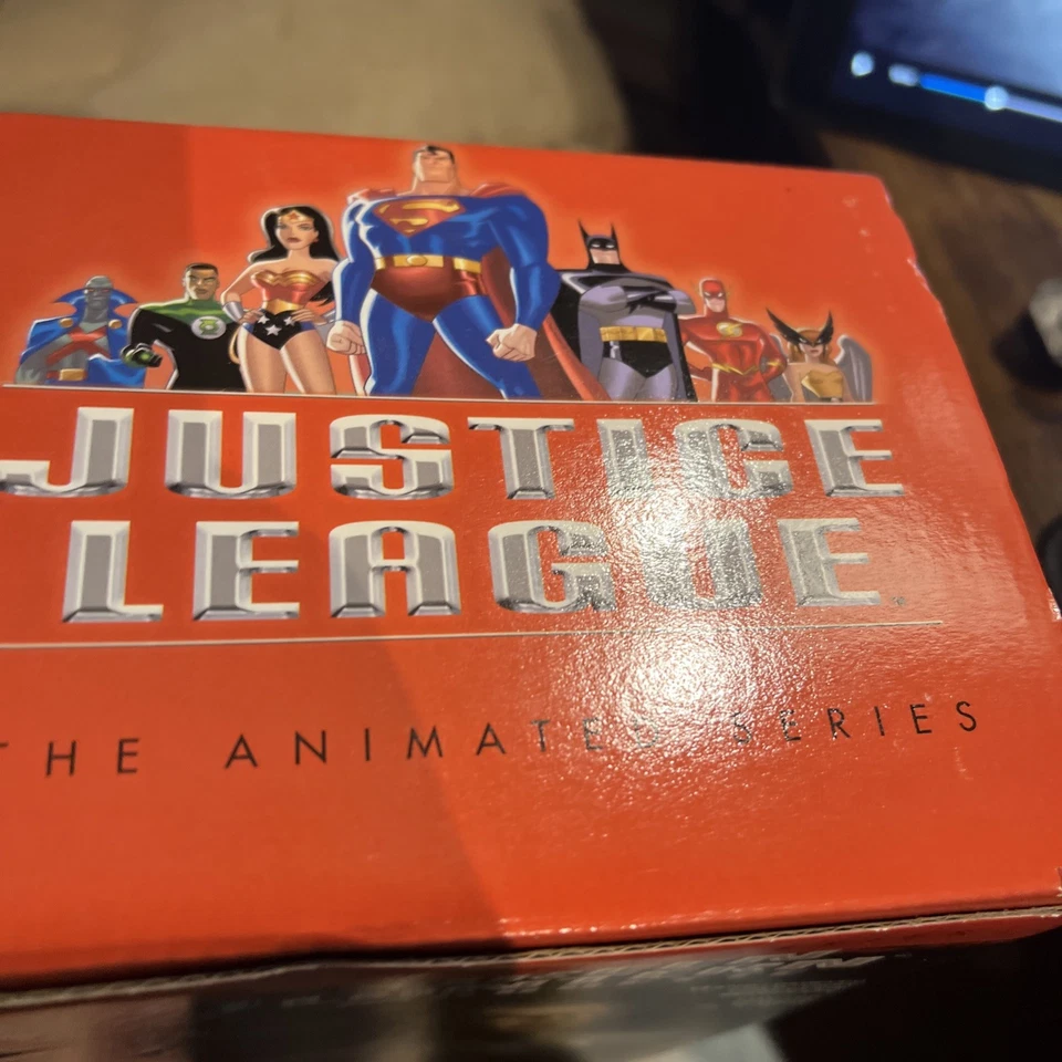 DC Direct Liga de la Justicia La Serie Animada Linterna Verde Maqueta Estatua Foto 2 de 2