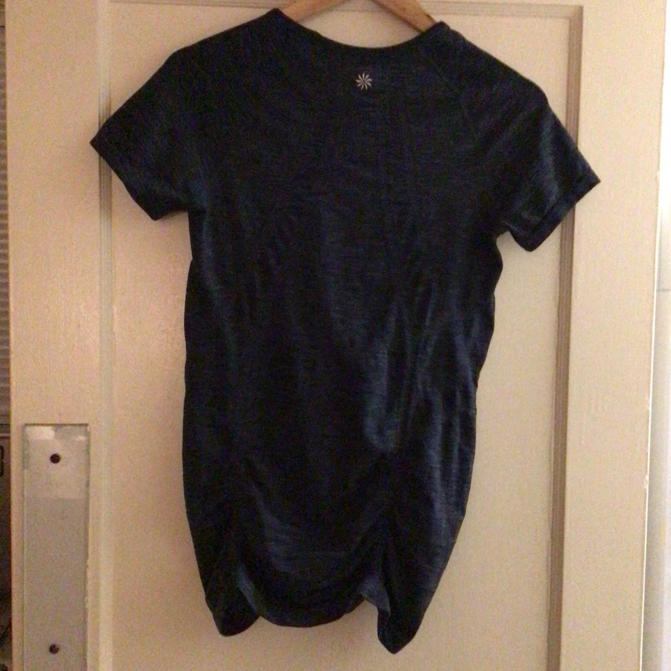 Camiseta Athleta Para Mujer Fastest Track Azul Oscuro Tinte Espacial Acanalada Talla Mediana Foto 3 de 4