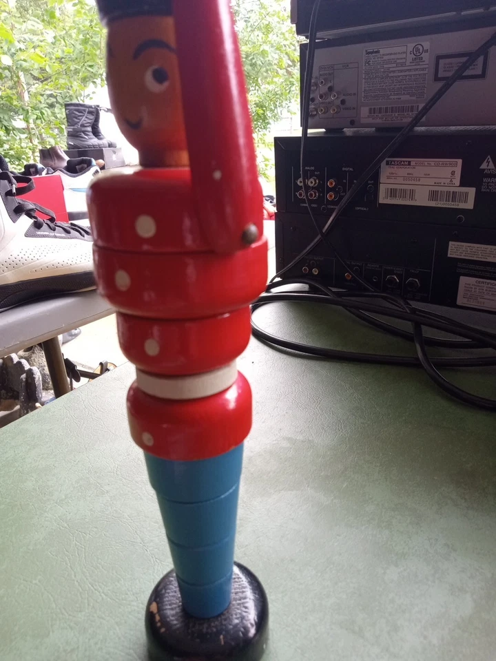 Rompecabezas de soldado de juguete de madera de la Guardia Real Danesa de colección. Hecho en Dinamarca Foto 3 de 3