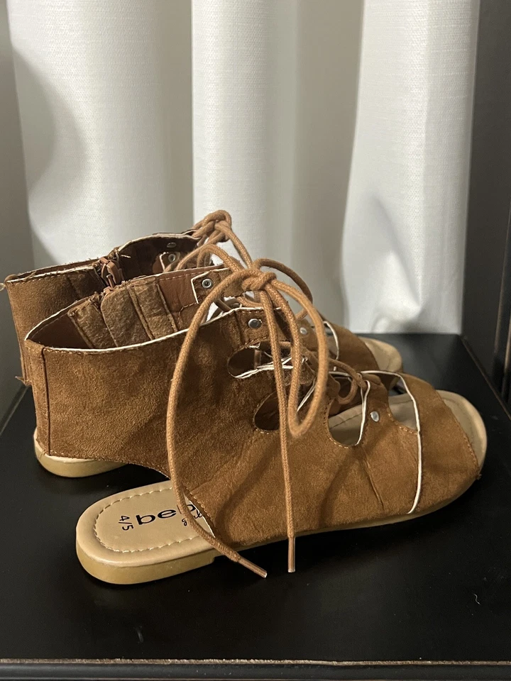 Bebe Girls Gladiator Sandals Size 4/5 Juniors or Size 6 in Women's Foto 2 de 4