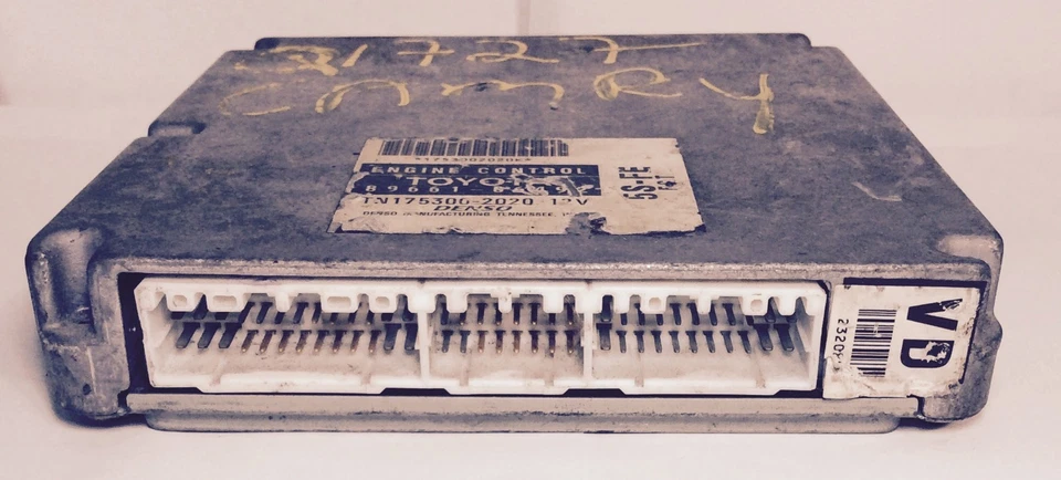 Toyota Camry 1998 ECU 89661-06492 Foto 3 de 4