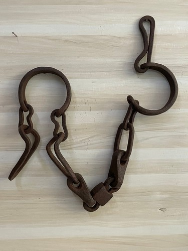 OLD ANTIQUE HAND FORGED SHACKLES HORSE LEG IRON CHAIN ANIMALS SHACKLES (IS.2) - Picture 12 of 16