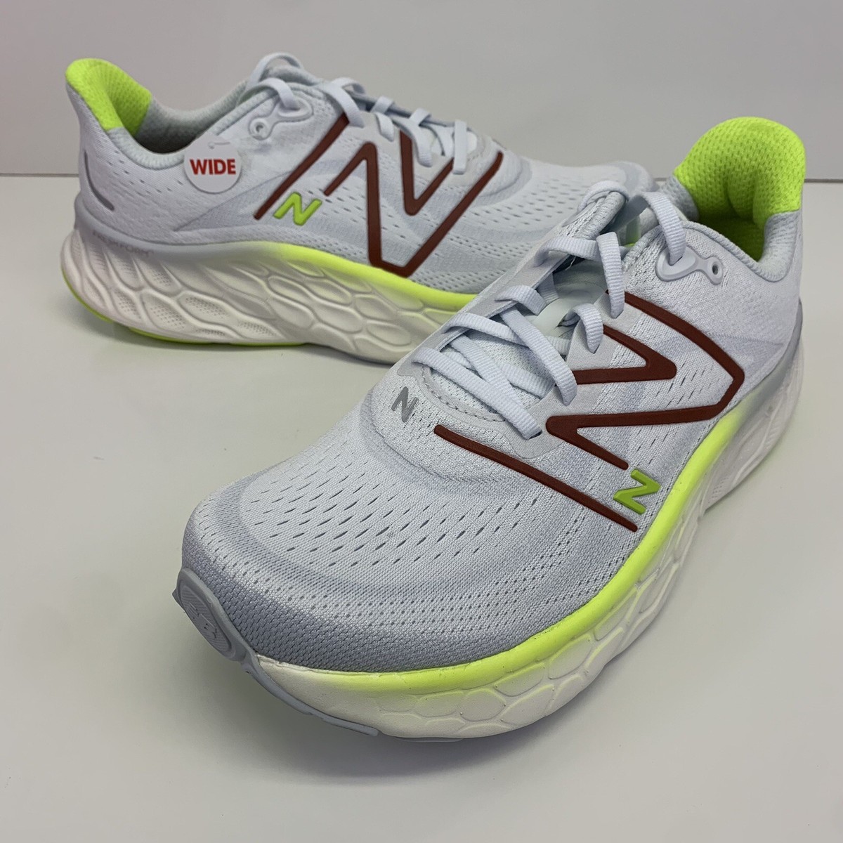 Size 10 WIDE 2E Men's New Balance Fresh Foam X More V4 Shoes MMORCR4 No Lid