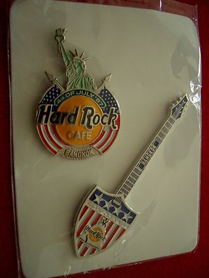HRC Hard Rock Cafe Bangkok 4th July 1997 Set Shield + Guitar LE