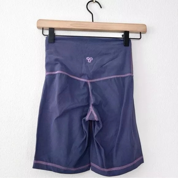 aritzia tnaction high waisted biker shorts
