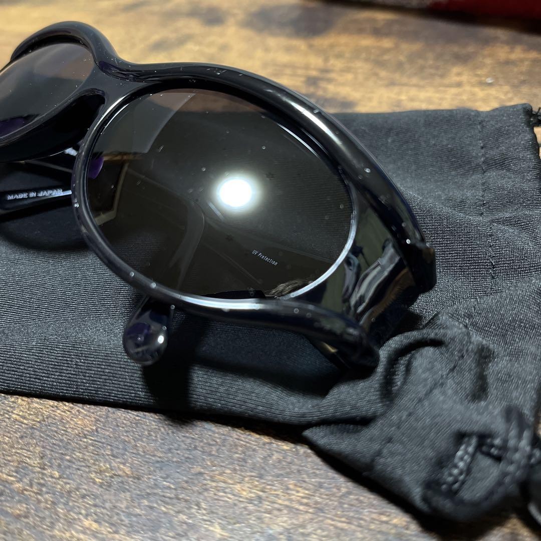 Occhiali da sole Yves Saint Laurent autentici con custodia logo YSL Cassandra nero