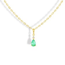 14K YELLOW GOLD PEAR SHAPE EMERALD AND DIAMOND NECKLACE.