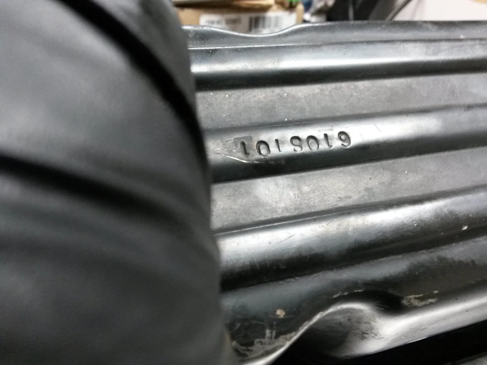 Cubierta de válvula derecha para 94-97 Jeep Grand Cherokee 5.2 Foto 2 de 4