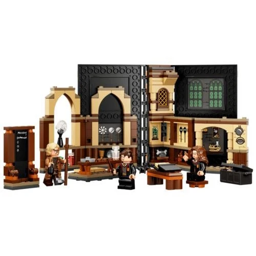LEGO Harry Potter 76397 Hogwarts Moment: Defence Against the Dark Arts Class, photo 1 of 5