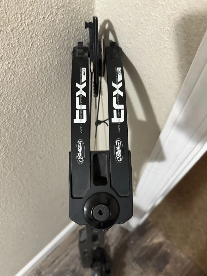 Juego de cuerdas de gas para diestros Mathews TRX 40 con Ultraview. Foto 2 de 4