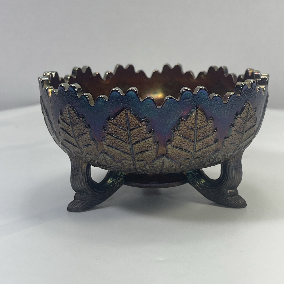 3 Footed Carnival glass bowl (TRE) 3 Footed Carnival glass bowl (TRE)
