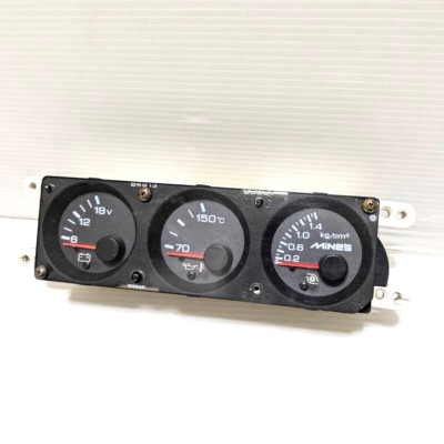 BNR32 Skyline GT-R triple meter with Mine's boost gauge