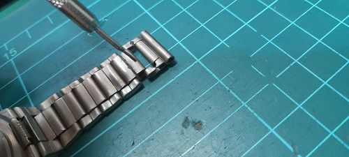 VINTAGE 90s SEIKO ALBA EPSILON V721-7A00 TITANIUM WATCH QUARTZ JAPAN 10BAR WR - Picture 8 of 10