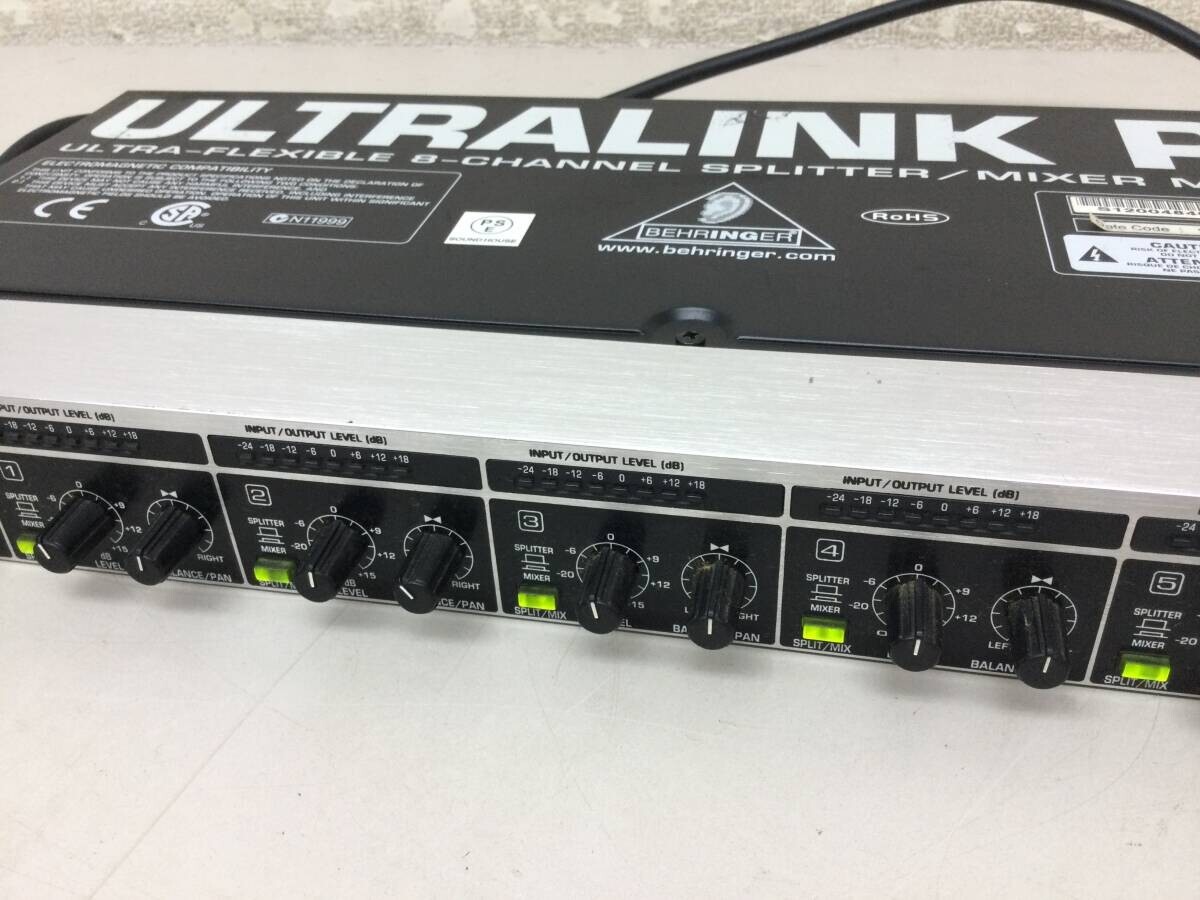 Behringer Ultralink Pro Mx882 - 8 Channel Rackmount Splitter