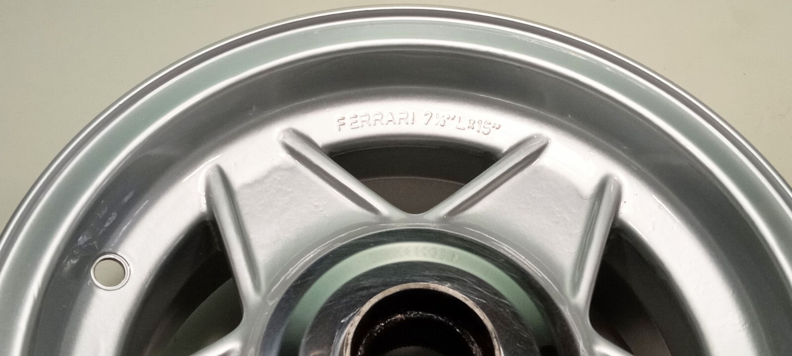 Ferrari 365 GTB/4 Wheel Rim_Cromodora_Hub_Trim Ring_109186/A_7 1/2 X 15_Daytona