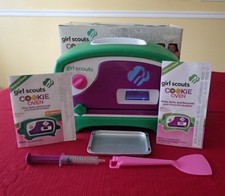 EXCELLENT Girl Scouts Cookie Oven, electric easy bake, accessories, box. Tested.