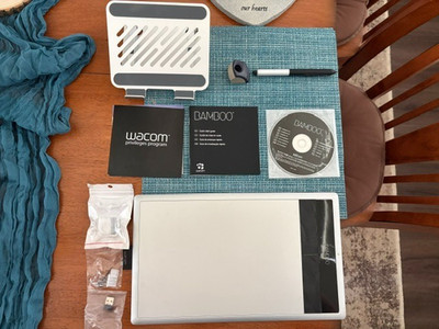 Drawing Tablet from Wacom Tablet CTH 670 Complete Hardly Used Working Extras