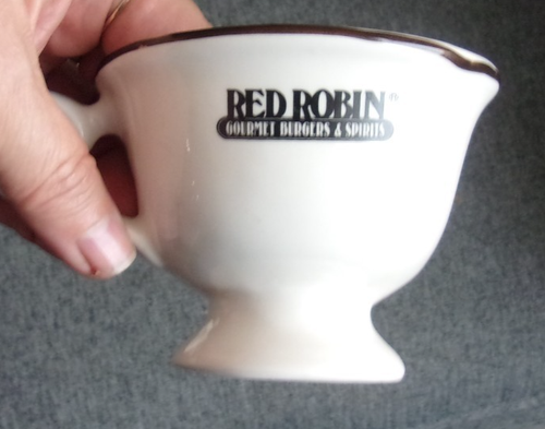 JUEGO DE 6 TAZAS DE CAFÉ DE PORCELANA GUIÑANDO UN OJO ROJO ROBIN BAILEY'S TAZAS 3 PARA ÉL Y 3 PARA ELLA - Imagen 4 de 5