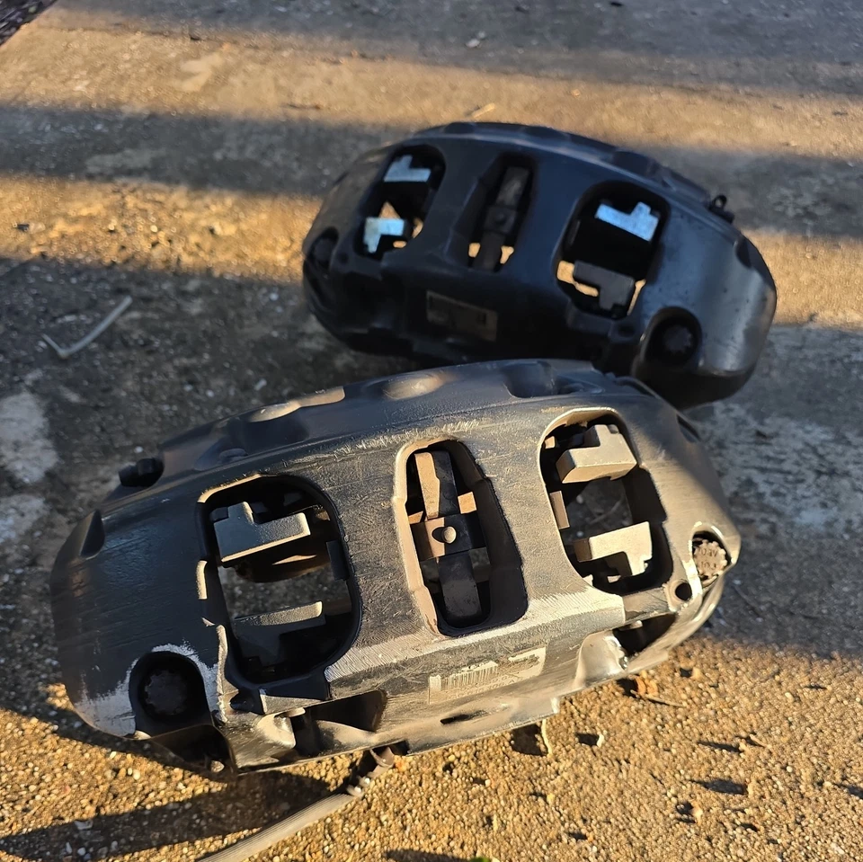 13 14 15 16 17 AUDI S6 NEGRO BREMBO CONDUCTOR DELANTERO PASAJERO JUEGO DE PINZAS DE FRENO OEM Foto 2 de 4