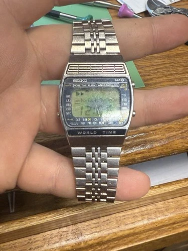 Seiko Men's Silver Tone Digital Quartz Watch Vintage World Time