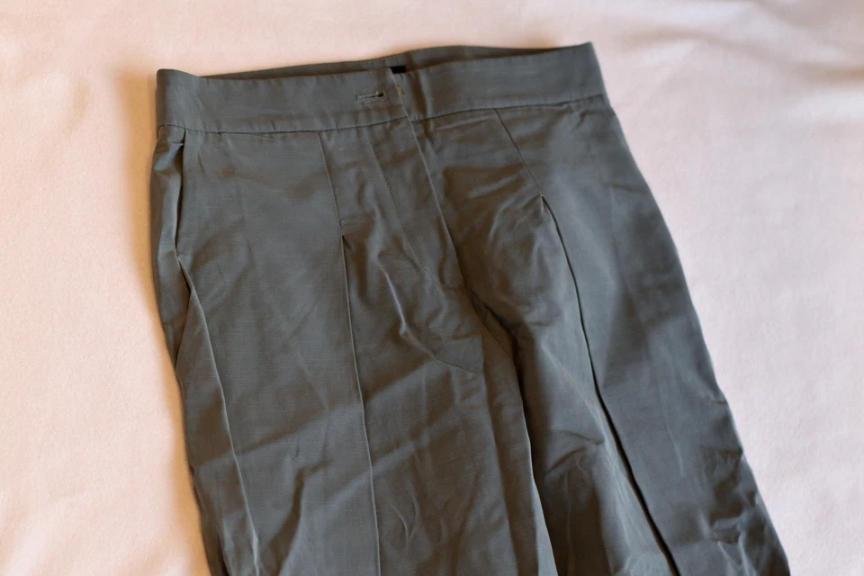Pantalón Emporio Armani Verde Sastre Cuero Dobladillo Detalle Hecho en Italia UK6 Foto 2 de 2