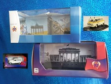 2x leere originale iST Plastik Vitrinen + Verpackungen 1: 43 NEU