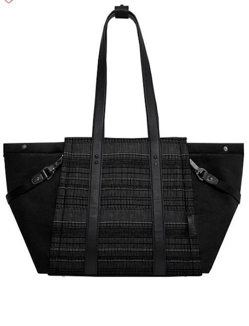 Skip Hop Highline Diaper Bag Tote New Black Changing Pad New
Opens in a new window or tab