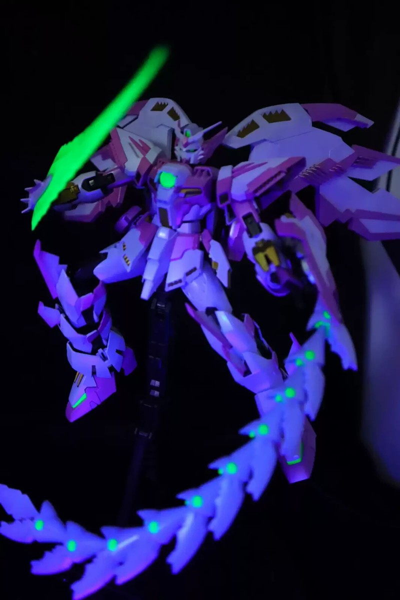ロボット GUNDAM EPYON EW / CLEAR PURPLE MG 1/100 Gundam Epyon EW /CLEAR WHITE & Wing Gundam Zero