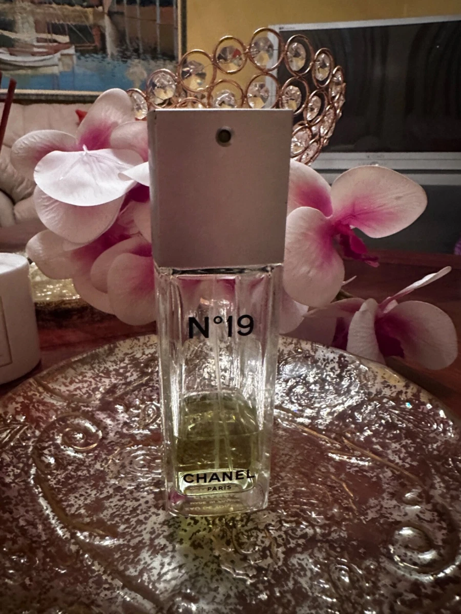 chanel parfum no 19 vintage