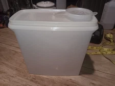 Tupperware Cereal Keeper Container Sheer Clear 469 Sheer Flip-Top Pour Lid