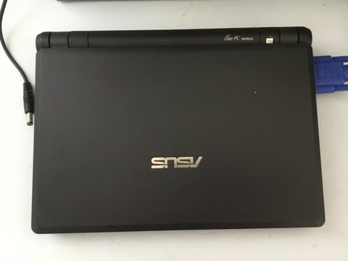 Asus Eee PC 701 Windows XP Compact Mini PC 900 MHz Processor & Extra Memory - Picture 17 of 23