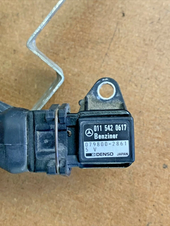 Electroválvula de control de purga 94-96 Mercedes C220 C280 con sensor 0015407097 OEM Foto 4 de 4