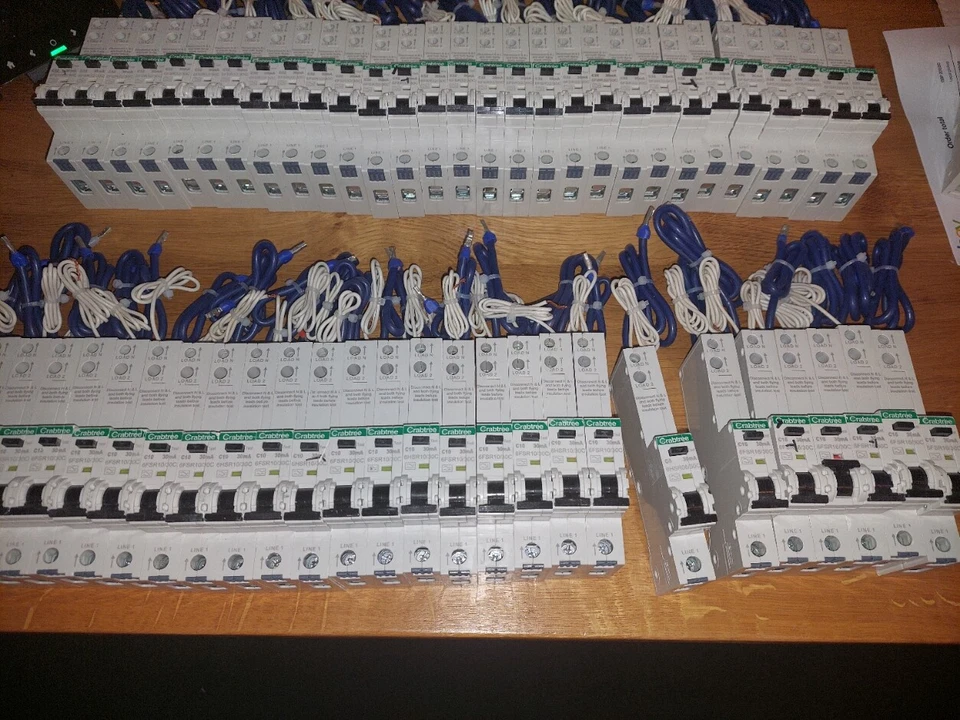 CRABTREE LOADSTAR RCBO C6, C10, B&C16, C20, B&C32, B&C40, B50 6kA & 10kA Type A
