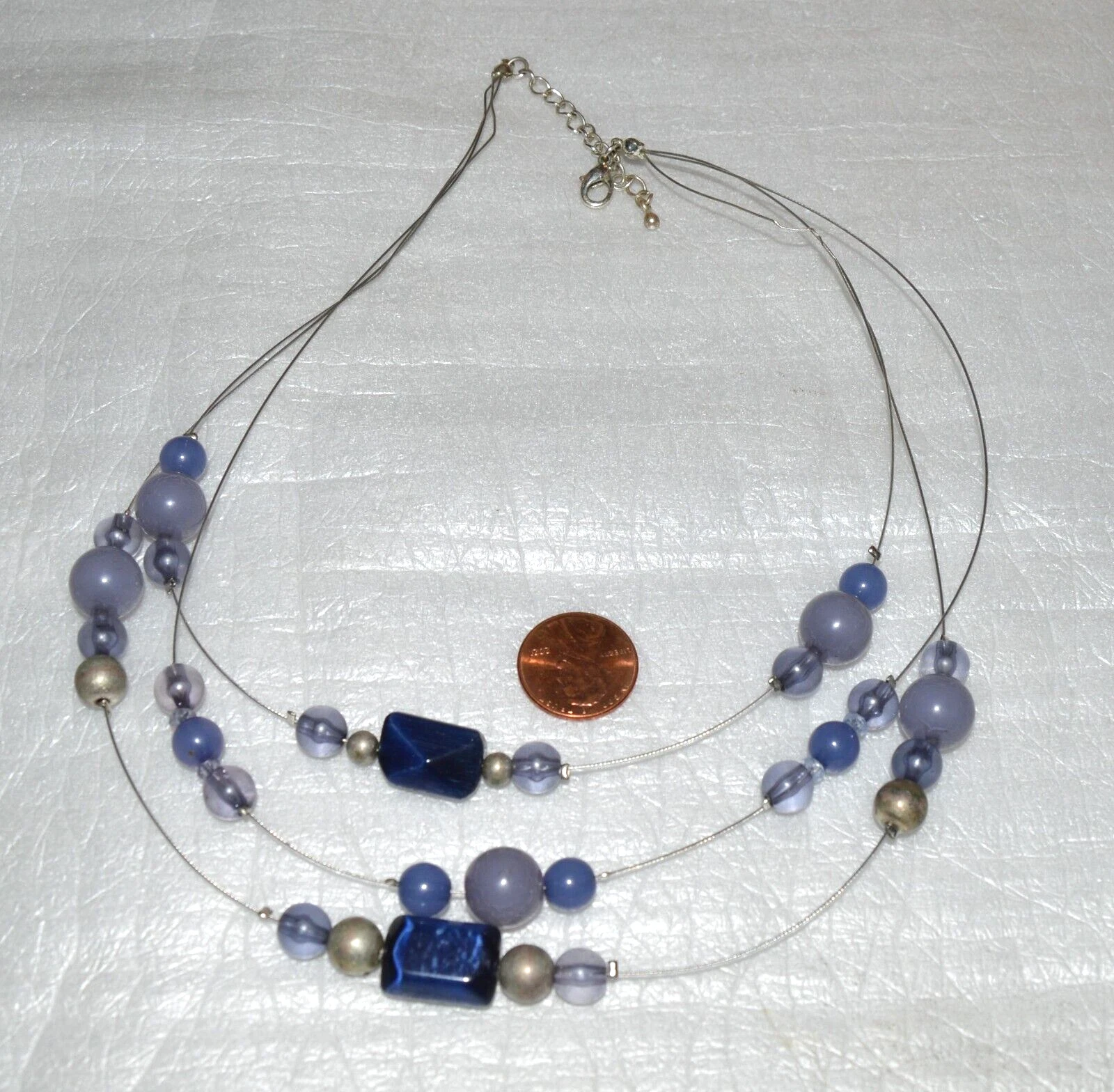 VETEMENTS Collana 3 fili con perline blu #gioielli #moda #collana