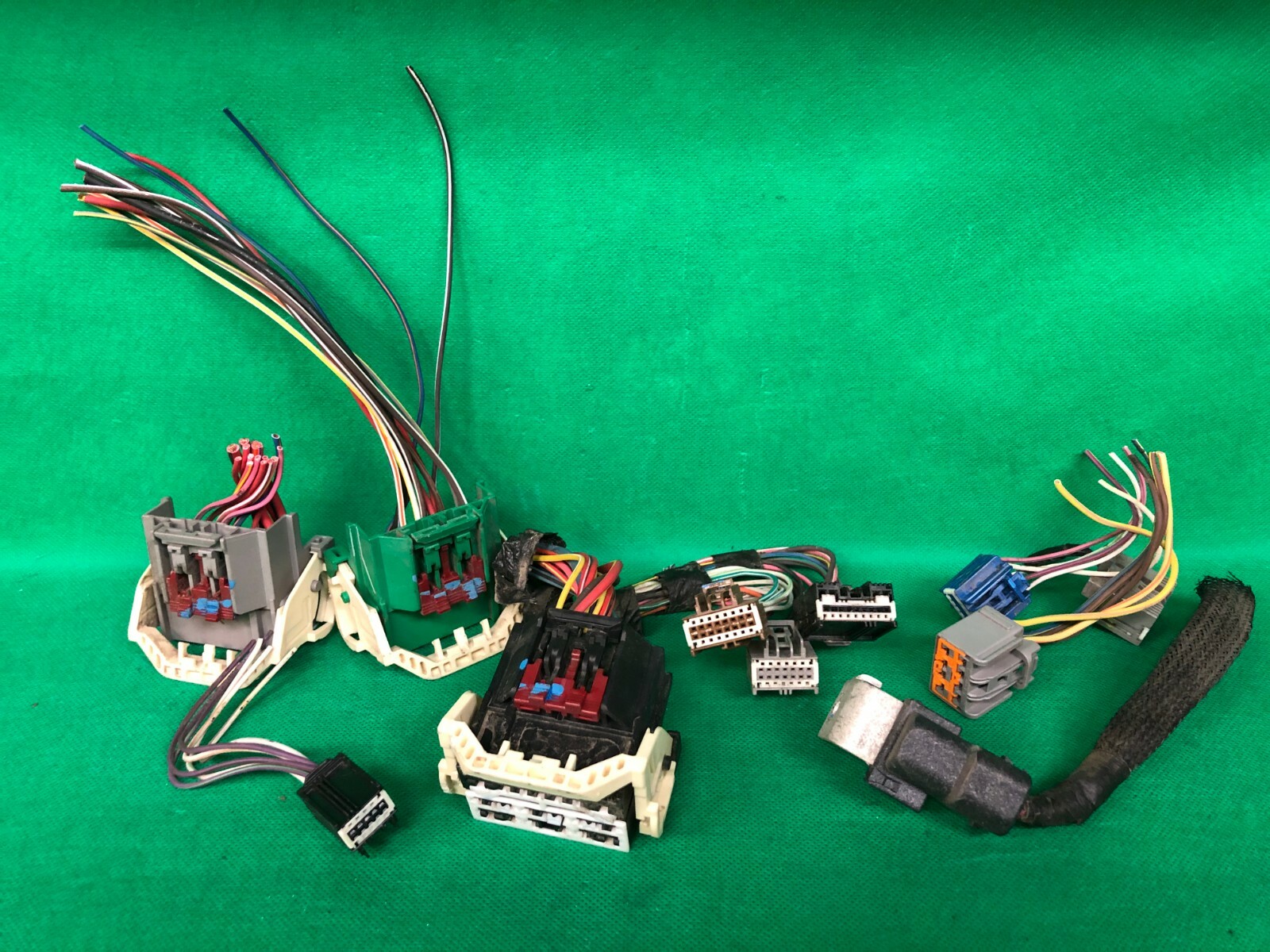 wiring-harness-plug-connector-chrysler-pt-cruiser-tipm-fusebox-bcm